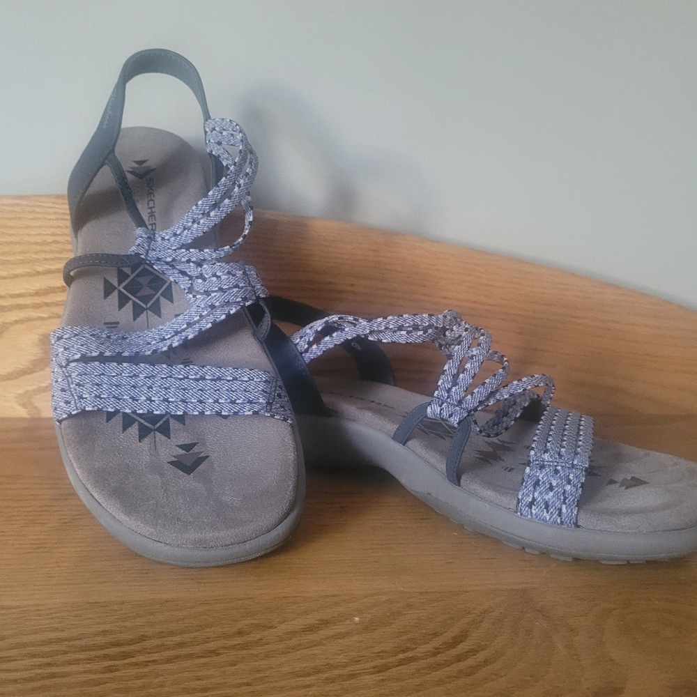 Sketchers sandals